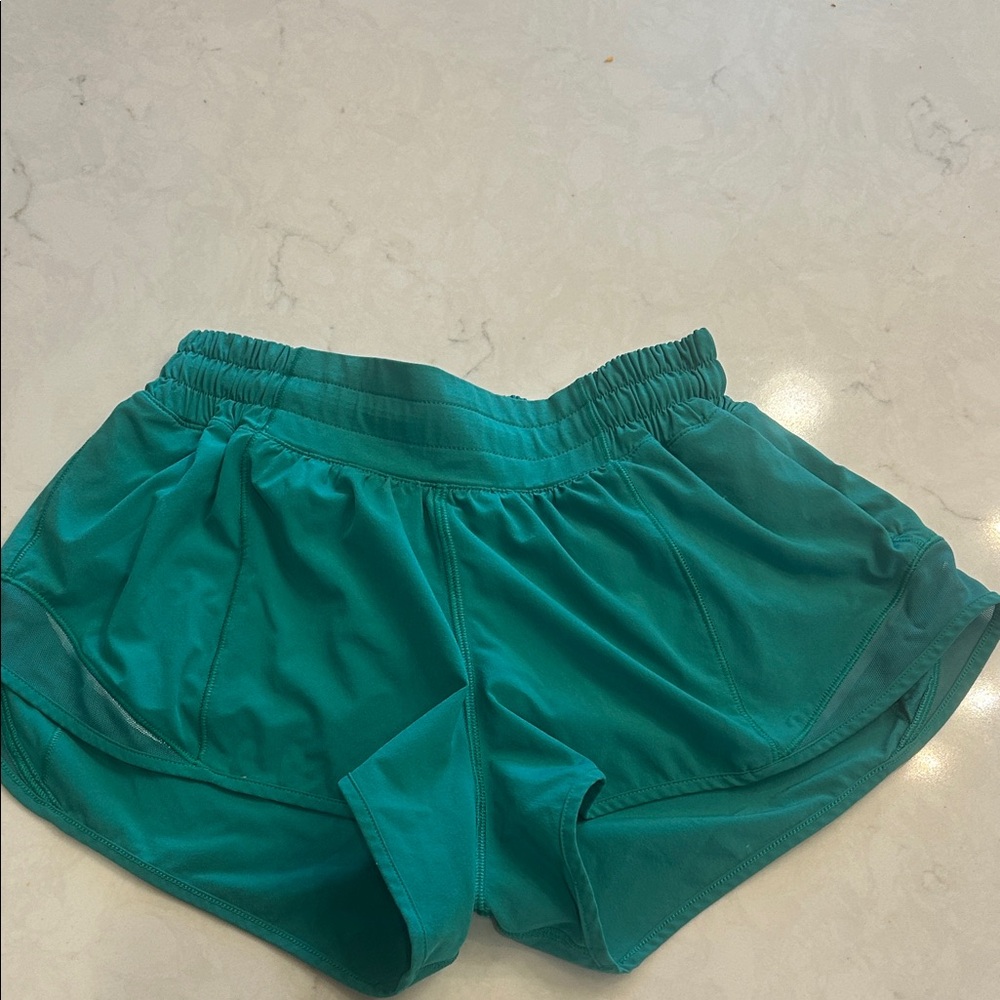 green size 4 lulu hotty hots shorts